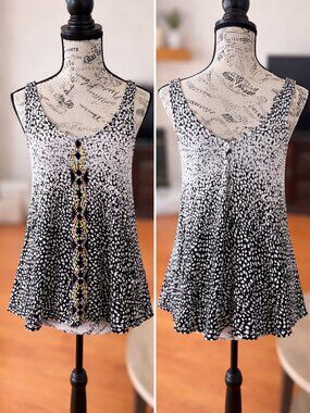 Jessica Simpson Sleeveless Tank with black and white dotted print
